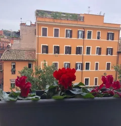 Apartment Pianodue In Trastevere Rom